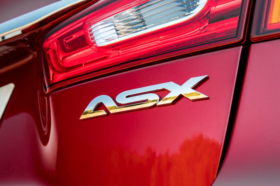 Логотип Mitsubishi ASX 2017 года  (WW) (фото 36 из 41)